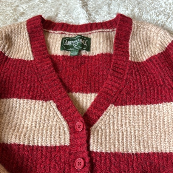 American Eagle Red Beige Striped Button Front Cropped V Neck Cardigan size Small - Picture 12 of 16